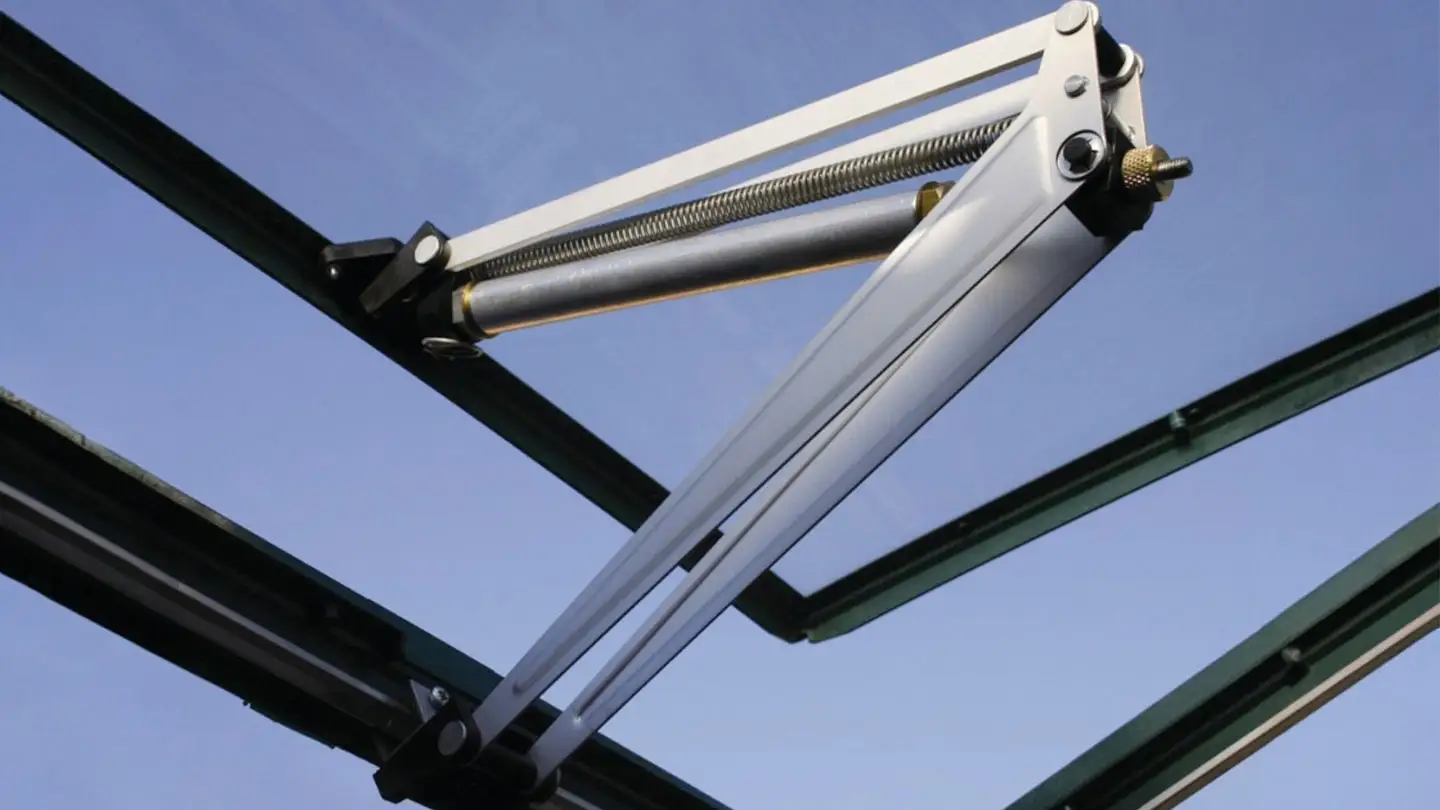 Automatic greenhouse window opener that opens when the temperature rises
